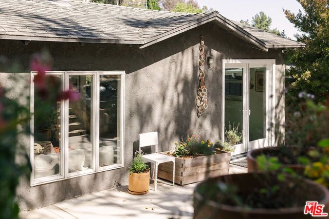 466 Wren Drive, Los Angeles, CA 90065