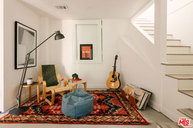 466 Wren Drive, Los Angeles, CA 90065