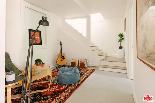 466 Wren Drive, Los Angeles, CA 90065