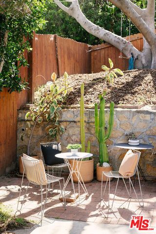 466 Wren Drive, Los Angeles, CA 90065