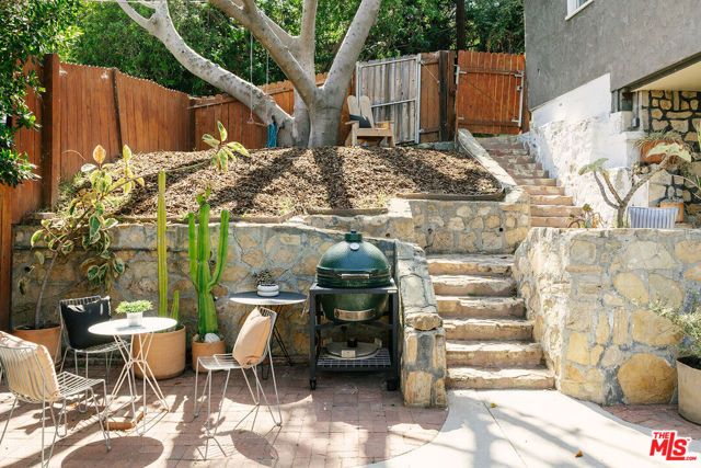 466 Wren Drive, Los Angeles, CA 90065