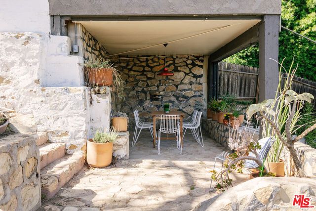 466 Wren Drive, Los Angeles, CA 90065