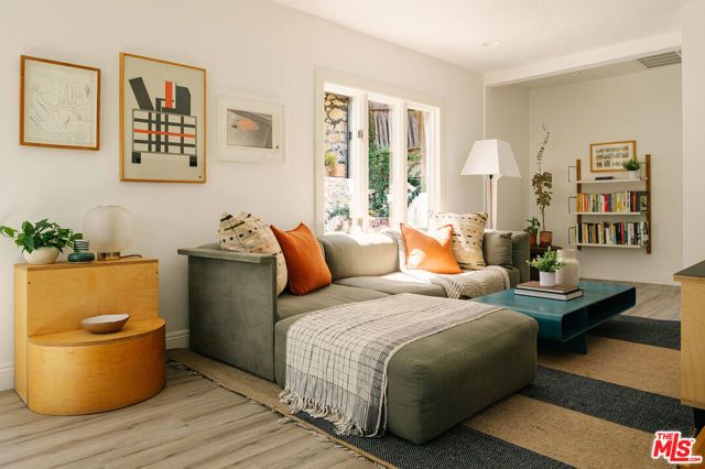 466 Wren Drive, Los Angeles, CA 90065
