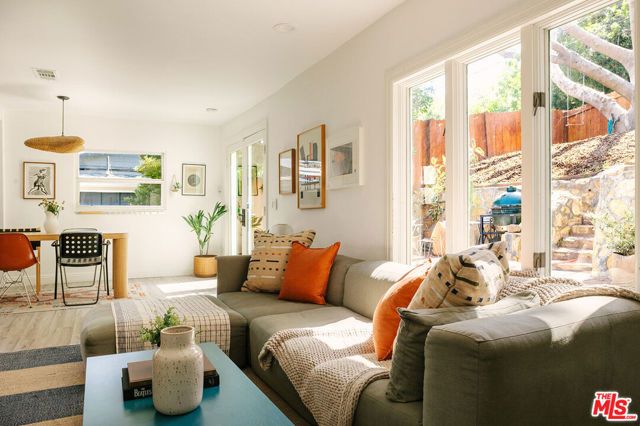 466 Wren Drive, Los Angeles, CA 90065