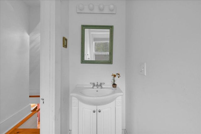 521 N Main Street, Bethel, VT 05032