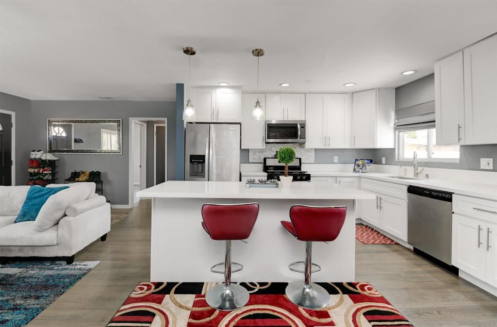 5567 Las Alturas, San Diego, CA 92114 — exterior
