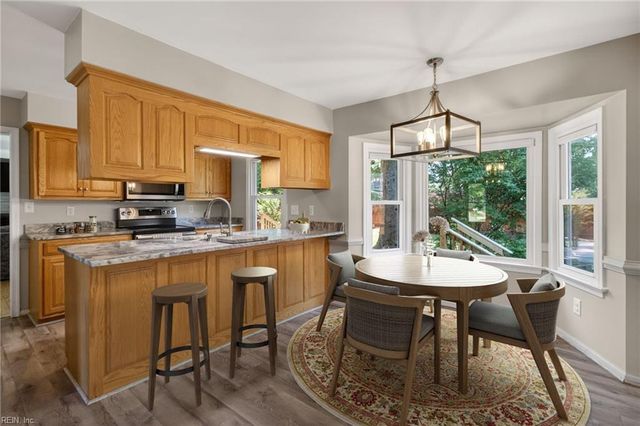689 Churchill DR, Virginia Beach, VA 23464