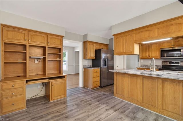 689 Churchill DR, Virginia Beach, VA 23464
