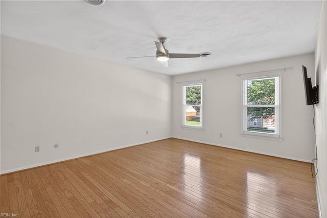 689 Churchill DR, Virginia Beach, VA 23464