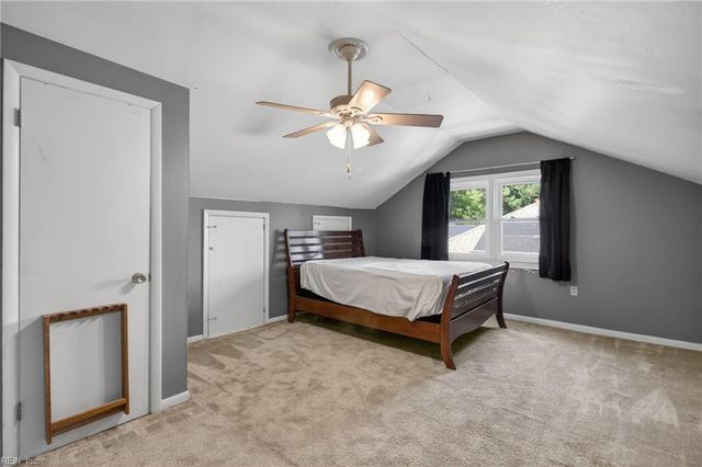 689 Churchill DR, Virginia Beach, VA 23464