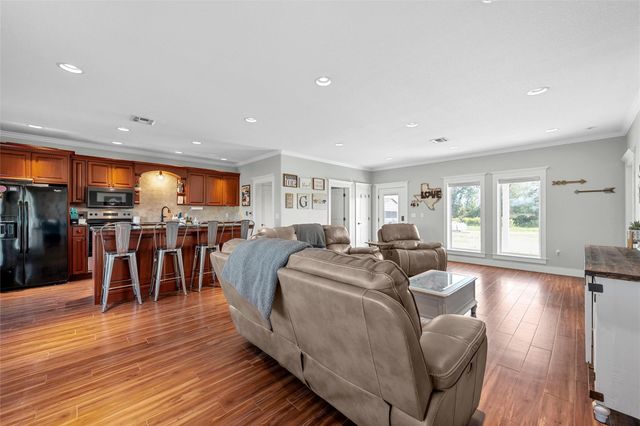 511 State Hwy 7, Kosse, TX 76653