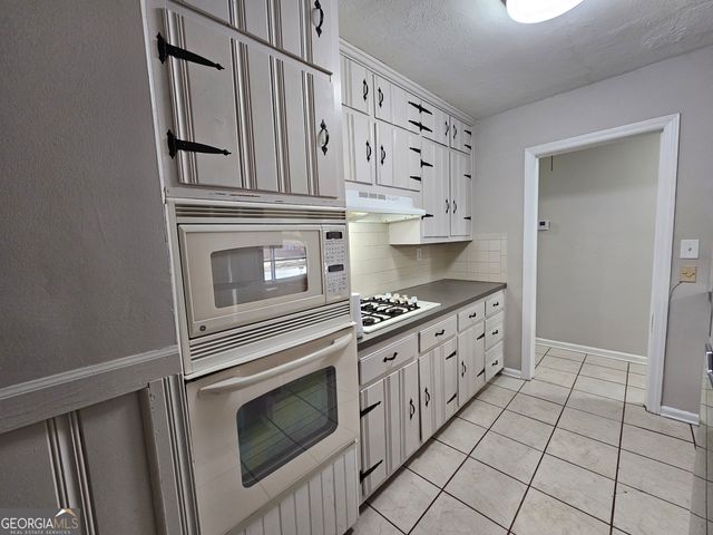 2654 Plantation Drive, East Point, GA 30344