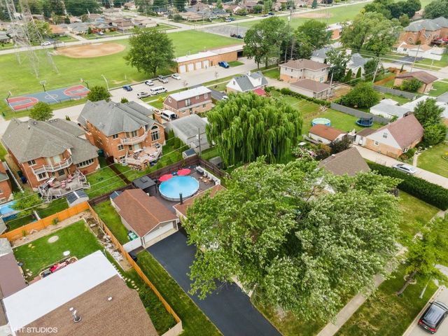 8132 Oak Park Avenue, Burbank, IL 60459