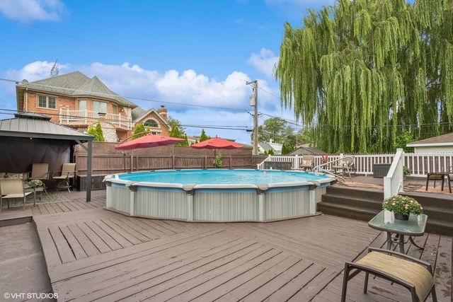 8132 Oak Park Avenue, Burbank, IL 60459