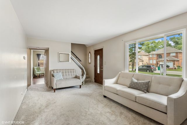 8132 Oak Park Avenue, Burbank, IL 60459