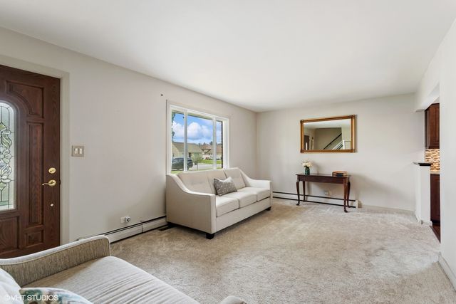 8132 Oak Park Avenue, Burbank, IL 60459