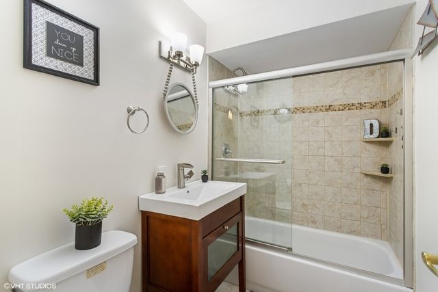 8132 Oak Park Avenue, Burbank, IL 60459