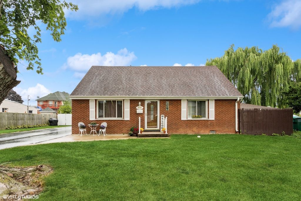 8132 Oak Park Avenue, Burbank, IL 60459