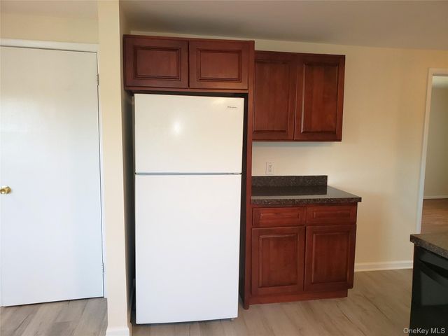 478 Old Farmingdale Road B, West Babylon, NY 11704