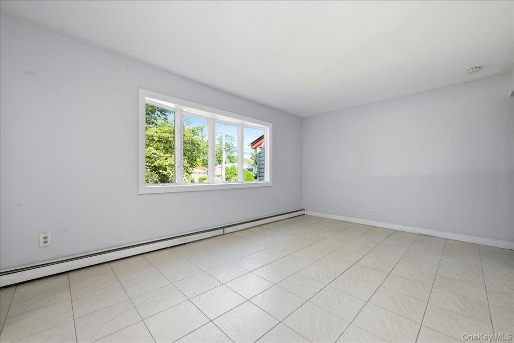 1127A Bay Shore Avenue A, Bay Shore, NY 11706 — photo 4