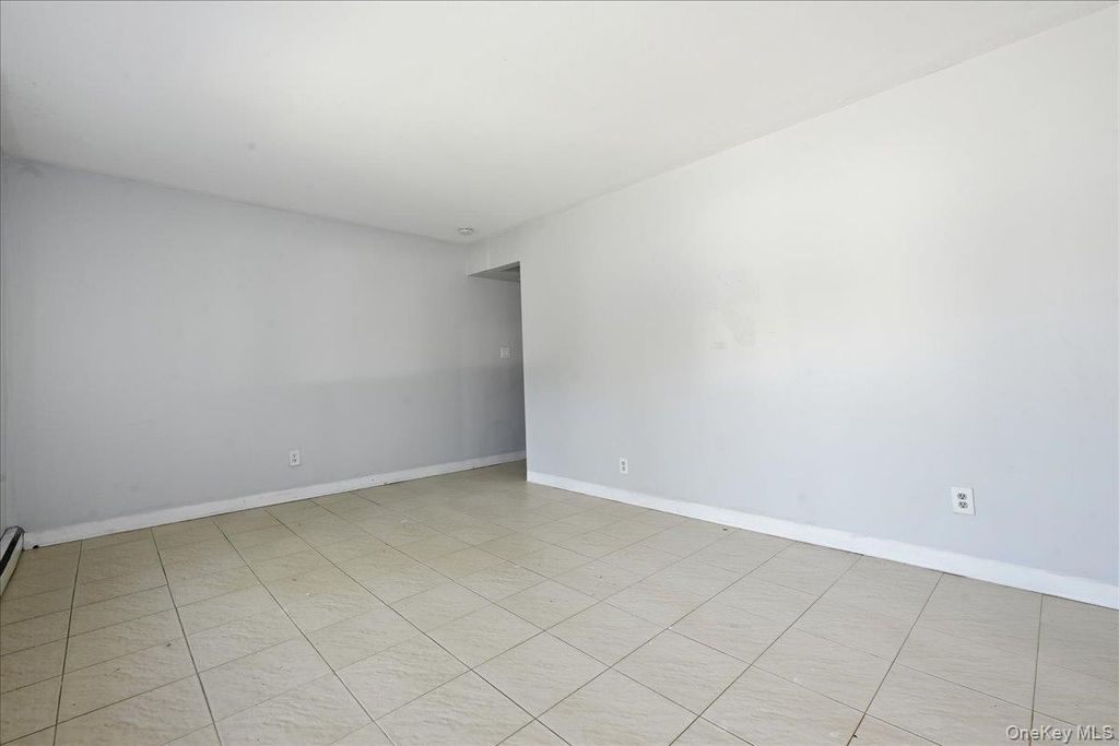 1127A Bay Shore Avenue A, Bay Shore, NY 11706 — photo 5