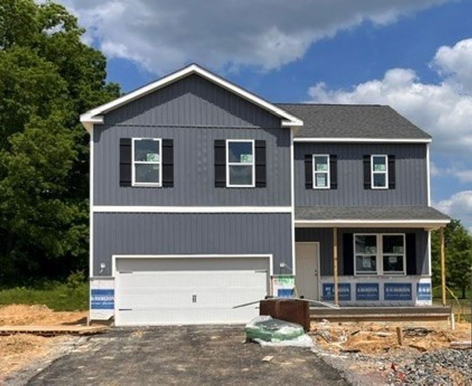 358 Leslie Farms Dr, Connoquenessing Boro, PA 16033