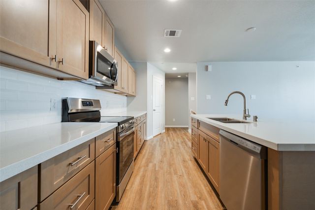 211 Park Place Circle D, Waller, TX 77484