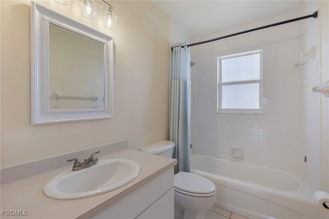 13390 Almond DR, Fort Myers, FL 33908