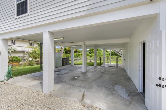 13390 Almond DR, Fort Myers, FL 33908
