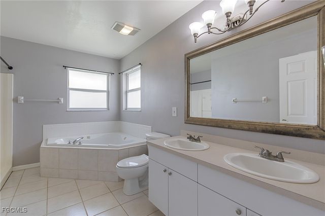 13390 Almond DR, Fort Myers, FL 33908