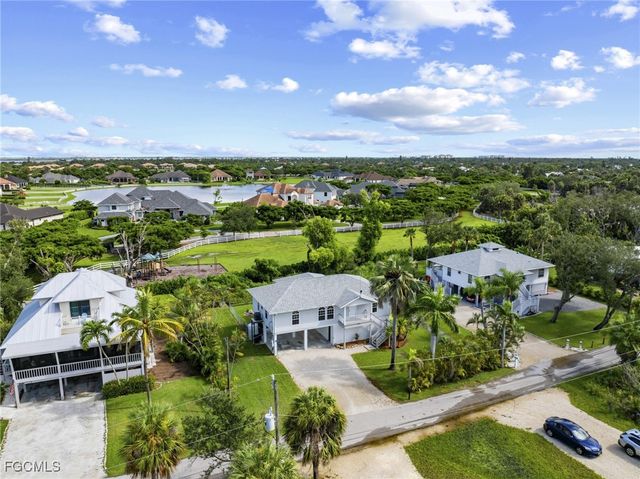 13390 Almond DR, Fort Myers, FL 33908