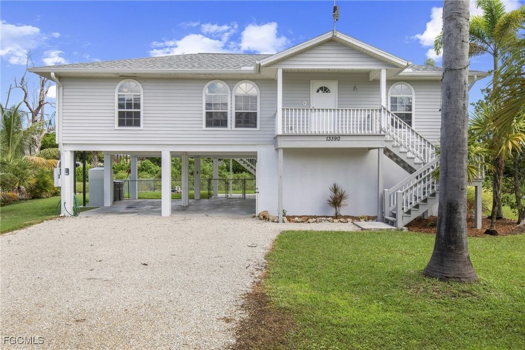 13390 Almond DR, Fort Myers, FL 33908