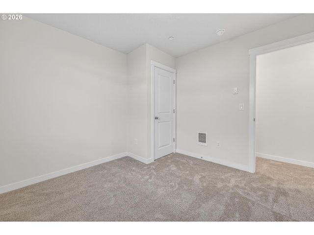 9265 E Burnside St, Portland, OR 97216