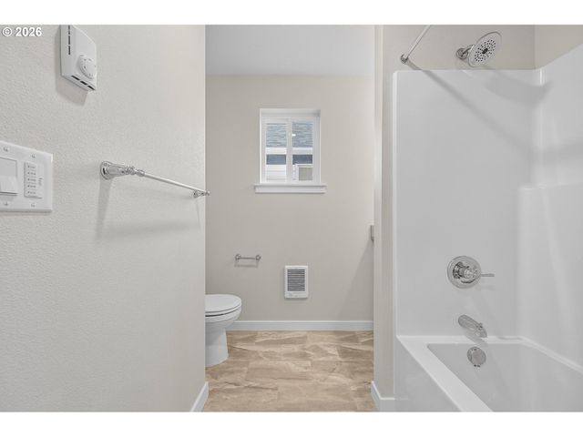 9265 E Burnside St, Portland, OR 97216