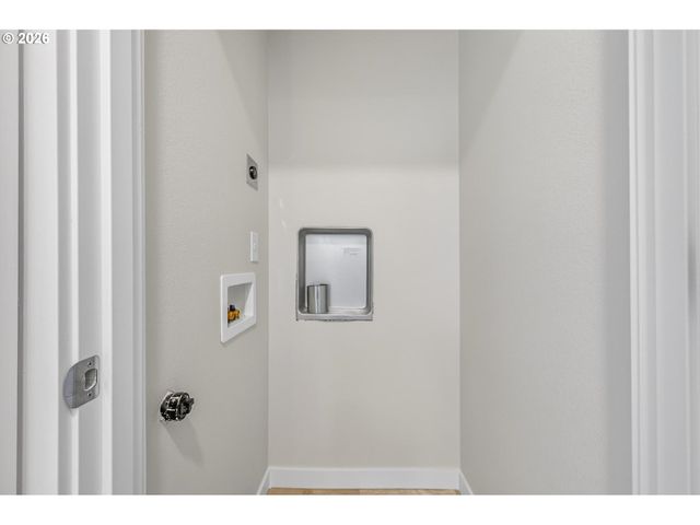 9265 E Burnside St, Portland, OR 97216