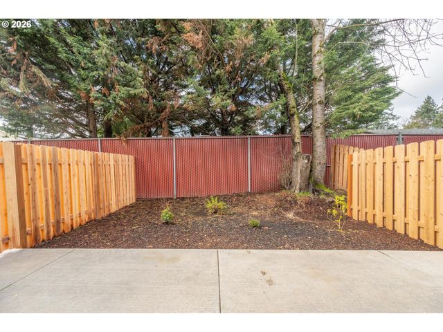 9265 E Burnside St, Portland, OR 97216