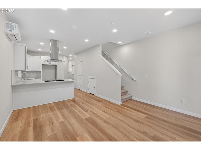 9265 E Burnside St, Portland, OR 97216