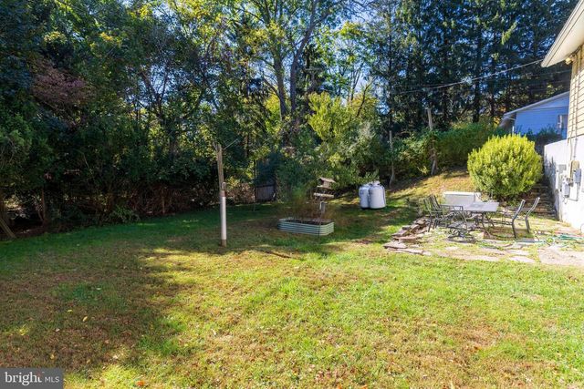 60 CEDAR DR, Doylestown, PA 18901