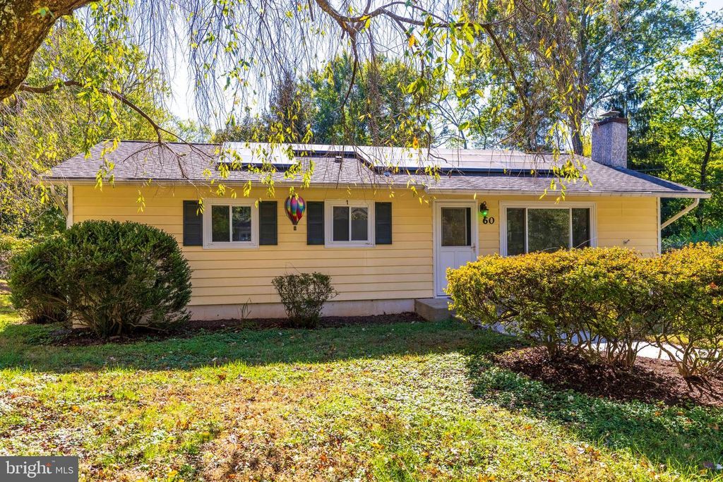 60 CEDAR DR, Doylestown, PA 18901