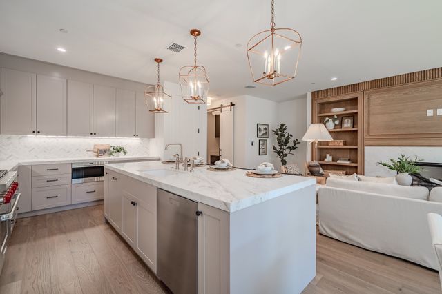 4128 University Boulevard 2, University Park, TX 75205