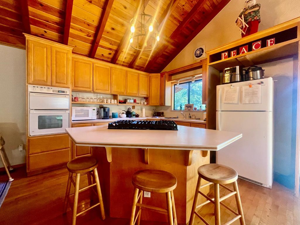 Image 11 of property listing at 54825 Willow Cove, Bass Lake, CA 93604