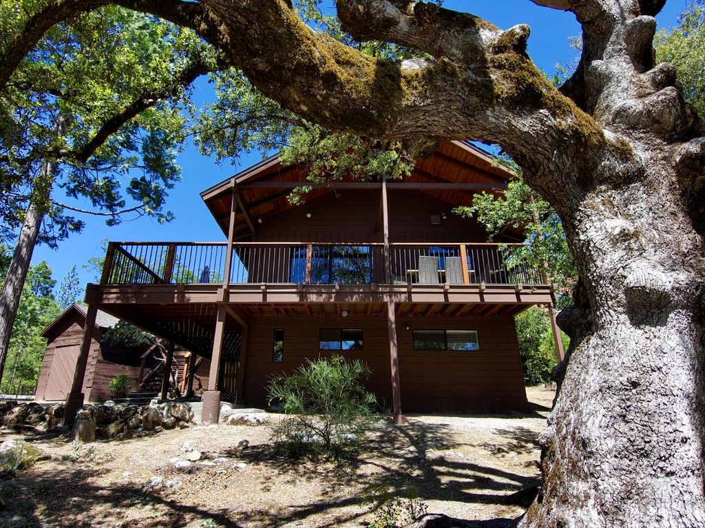 Image 3 of property listing at 54825 Willow Cove, Bass Lake, CA 93604