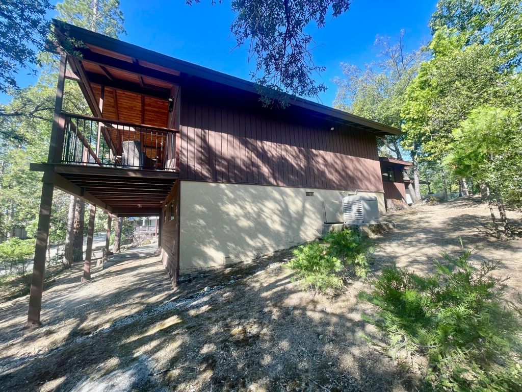 Image 32 of property listing at 54825 Willow Cove, Bass Lake, CA 93604