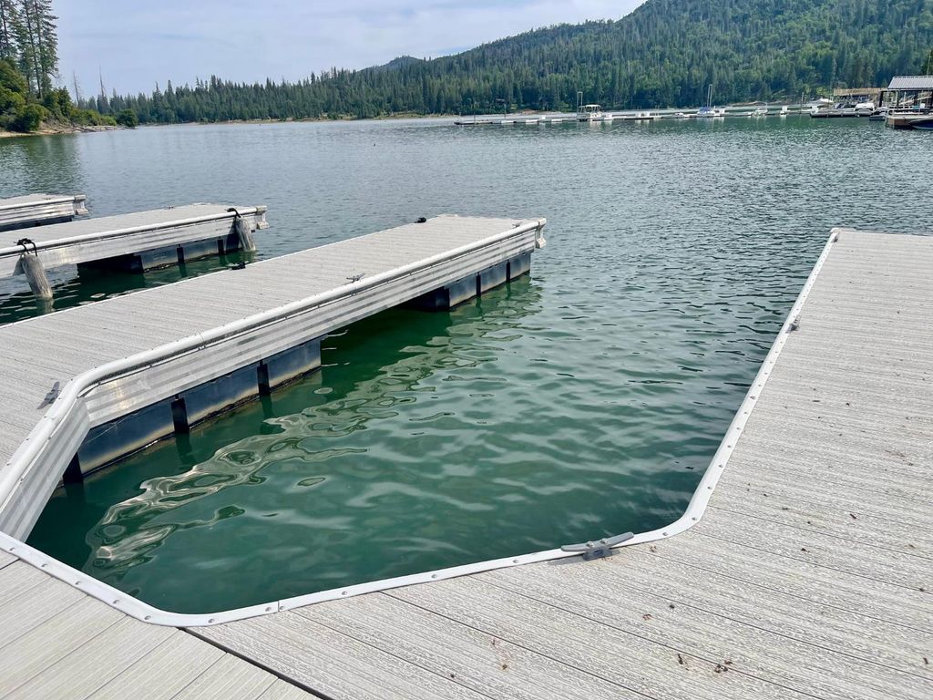 Image 5 of property listing at 54825 Willow Cove, Bass Lake, CA 93604