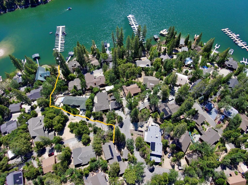 Image 7 of property listing at 54825 Willow Cove, Bass Lake, CA 93604