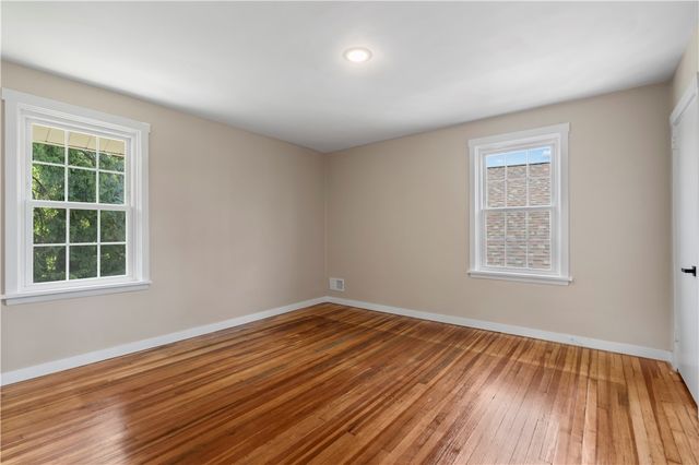 350 Ridgewood Ave, West View, PA 15229
