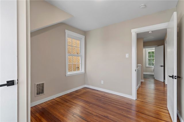 350 Ridgewood Ave, West View, PA 15229