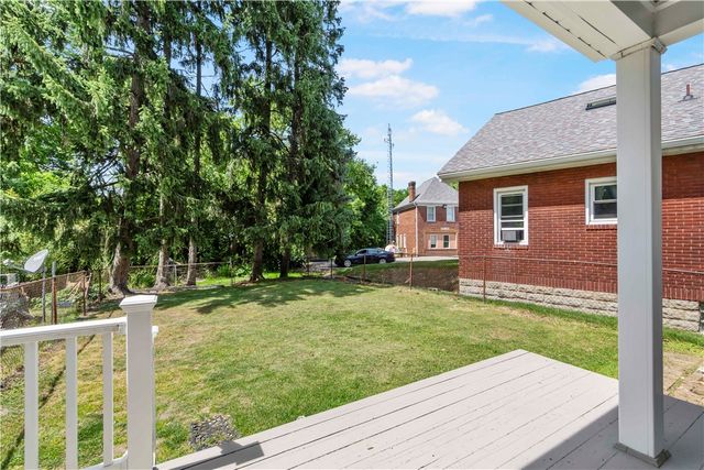 350 Ridgewood Ave, West View, PA 15229