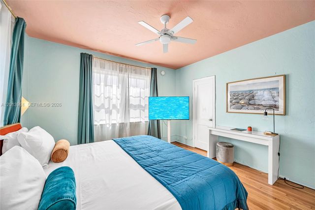 7643 Harding Ave, Miami Beach, FL 33141
