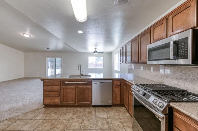 3308 N Gregory Avenue, Fresno, CA 93722